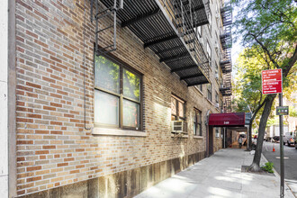 340 E 63rd St in New York, NY - Building Photo - Building Photo