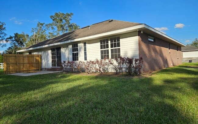 122 SW Gerald Conner Dr in Lake City, FL - Building Photo - Building Photo