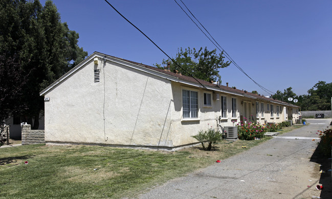 16584-16594 Orange Way in Fontana, CA - Building Photo - Building Photo