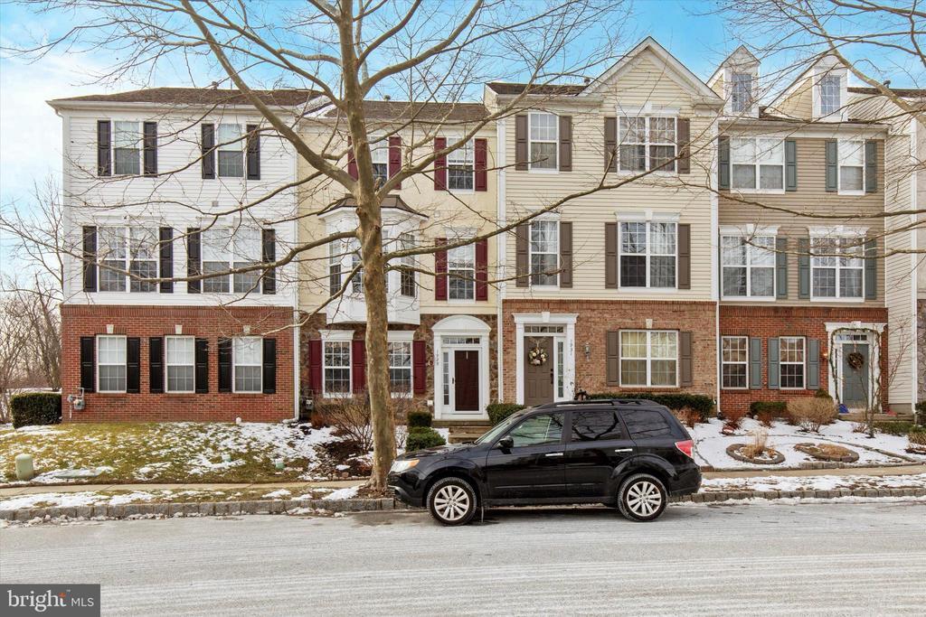 1929 Cavalier Ln in Chester Springs, PA - Building Photo