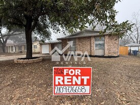 7131 Rolling Hills Ln in San Antonio, TX - Building Photo