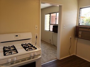 930 E 1st St-Unit -UNIT 7 in Long Beach, CA - Building Photo - Building Photo