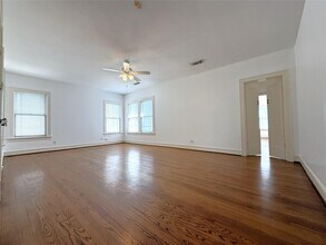 2311 Wroxton Rd in Houston, TX - Building Photo - Building Photo