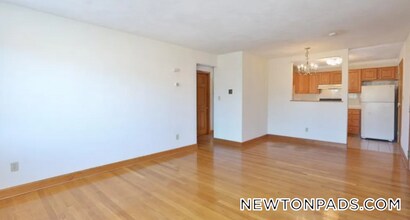278 Grove St in Newton, MA - Building Photo - Building Photo