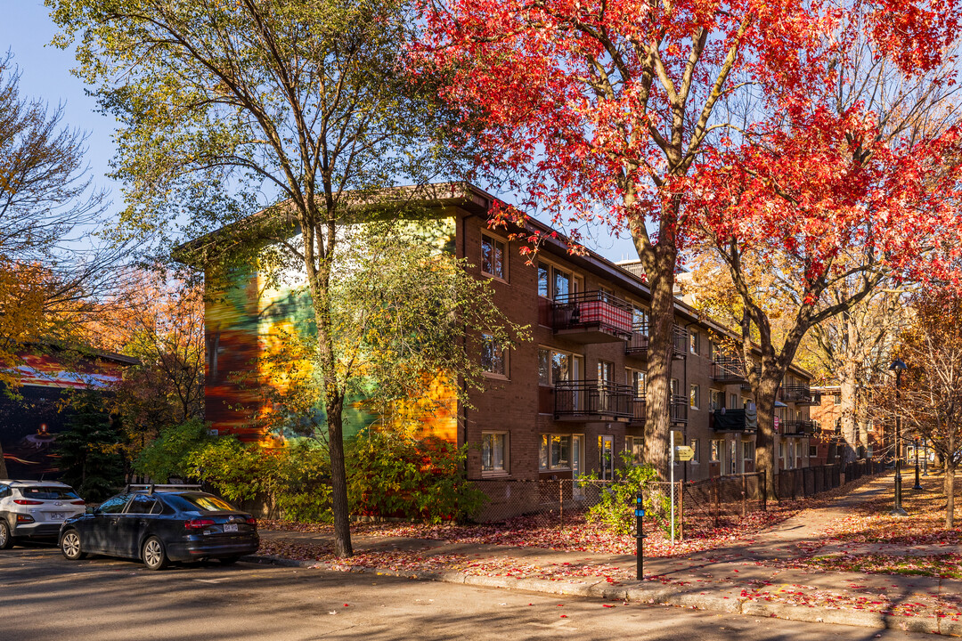 Corporation d’habitation Jeanne-Mance in Montréal, QC - Building Photo