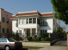 817 N Heliotrope Dr Apartments