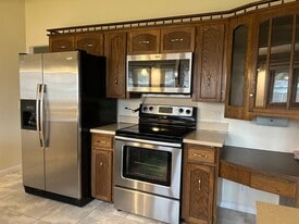 409 24th St NW in Minot, ND - Building Photo