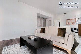 4918 St Elmo Ave in Bethesda, MD - Building Photo - Building Photo