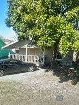 8201 Bangle St in Houston, TX - Building Photo