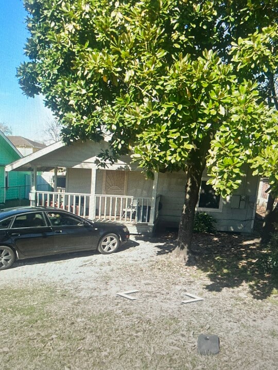 8201 Bangle St in Houston, TX - Building Photo