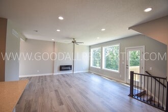 15323 Goldenrod Dr in Urbandale, IA - Building Photo - Building Photo