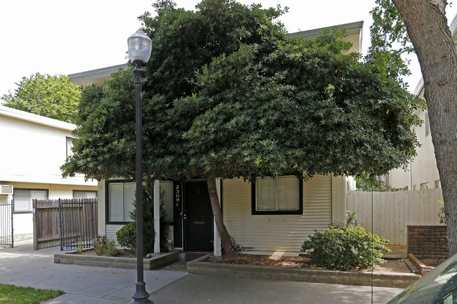 2309 I St in Sacramento, CA - Building Photo - Building Photo