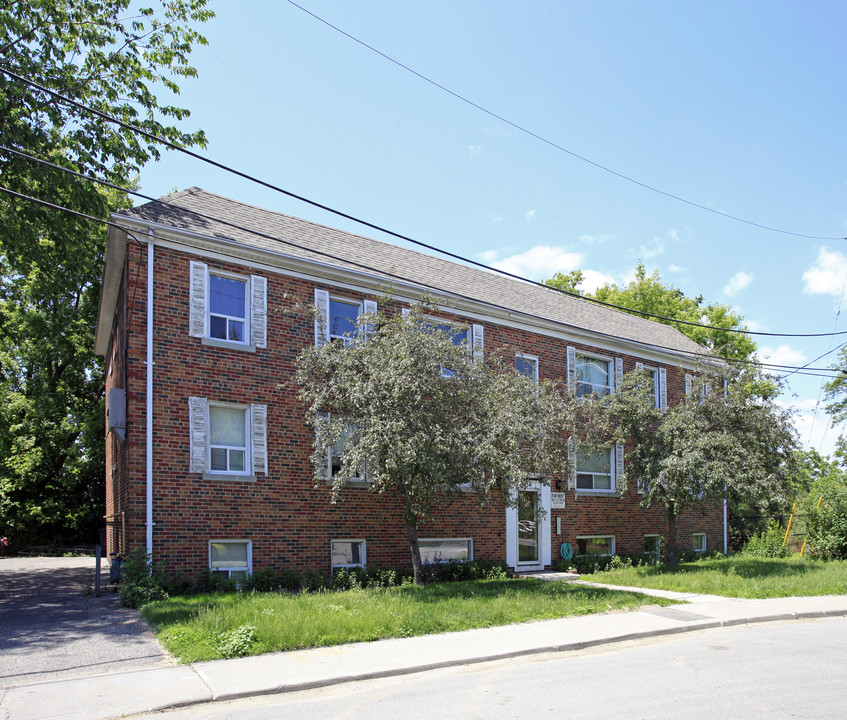 16 Fernwood Gdns in Toronto, ON - Building Photo