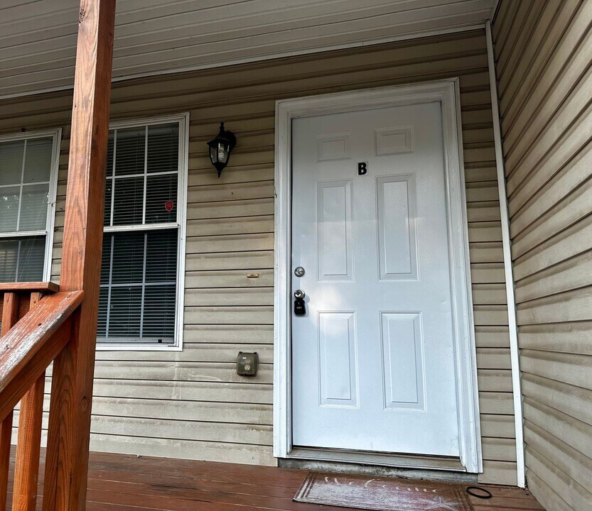 6765 W Strickland St in Douglasville, GA - Building Photo