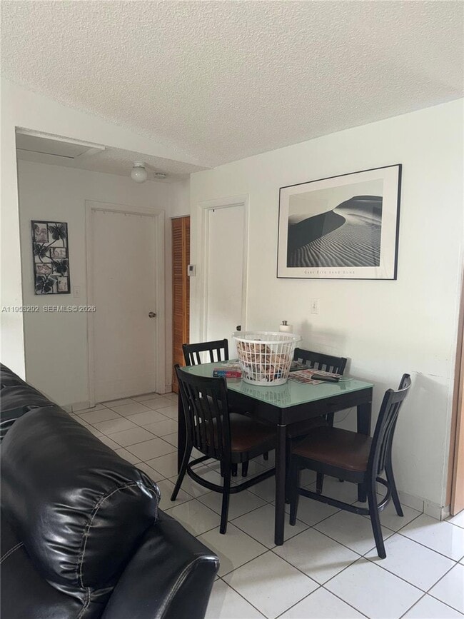 3254 W 70th St in Hialeah, FL - Building Photo - Building Photo