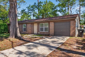 1675 Mary Beth Dr in Middleburg, FL - Building Photo - Building Photo