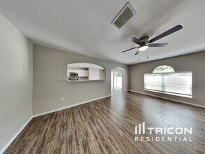 3013 Whispering Trails Dr in Winter Haven, FL - Building Photo - Building Photo