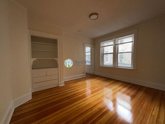 6 Barrows St