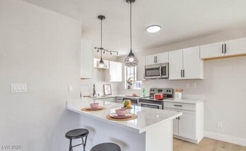 2033 Hassell Ave in North Las Vegas, NV - Building Photo - Building Photo