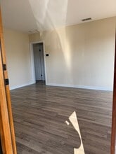 375 E 137th St in Los Angeles, CA - Building Photo - Building Photo