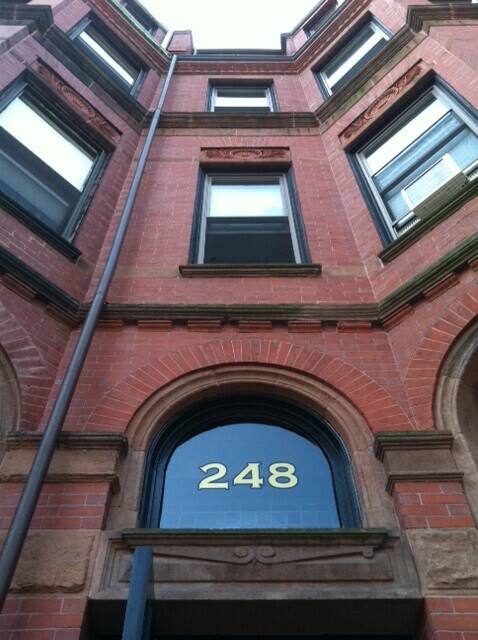 248 Newbury St, Unit 3 in Boston, MA - Building Photo