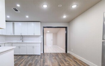 12044 Beechnut St in Houston, TX - Building Photo - Building Photo