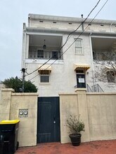 107 W Taylor St, Unit Upper in Savannah, GA - Building Photo - Building Photo