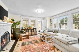 330 First Ave in Pelham, NY - Building Photo - Building Photo