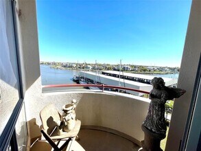 1302 Marina Bay Dr in Clear Lake Shores, TX - Building Photo - Building Photo