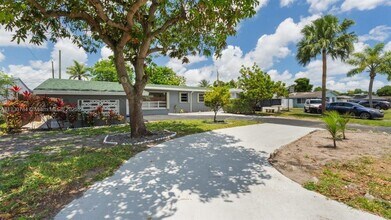 7211 Shalimar St in Miramar, FL - Building Photo - Building Photo
