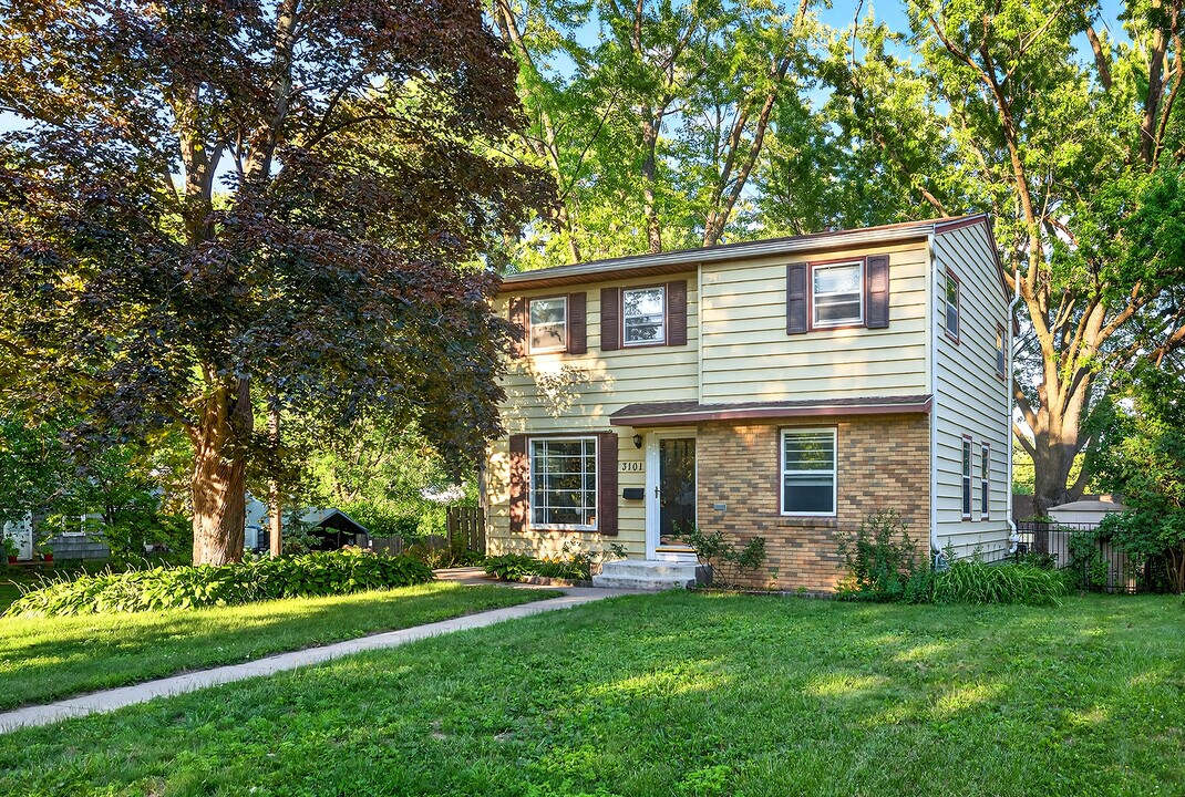 3101 Quebec Ave S in Minneapolis, MN - Building Photo