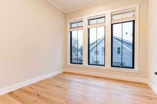 147 Everett St, Unit 2 in Boston, MA - Building Photo