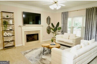 230 Ridge Bluff Ln in Suwanee, GA - Building Photo - Building Photo