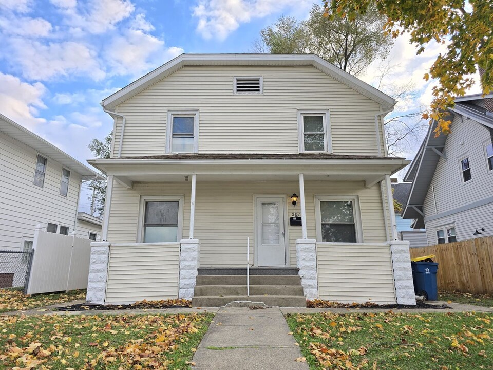 307 Park Ave in Mishawaka, IN - Foto de edificio