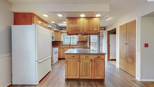 1107 N Arthur St in Kennewick, WA - Building Photo - Building Photo