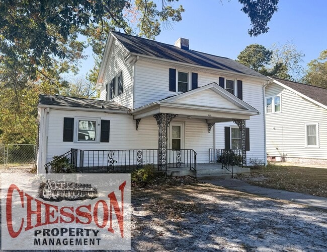 property at 903 Lee St N