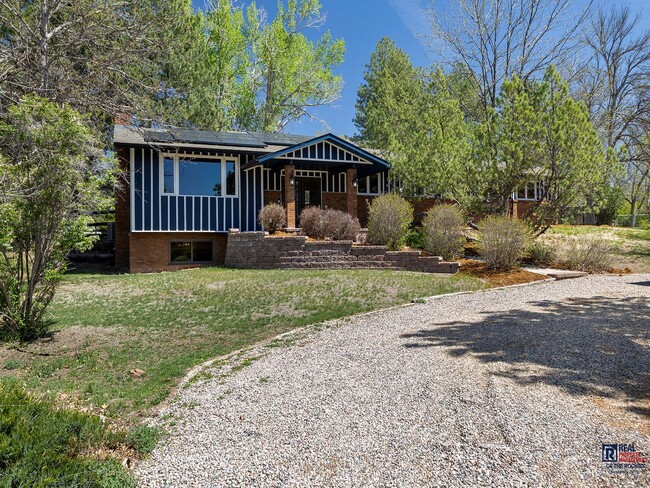 property at 836 Valley View Rd
