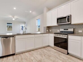 1921 Tomahawk Trail in Aubrey, TX - Building Photo - Building Photo