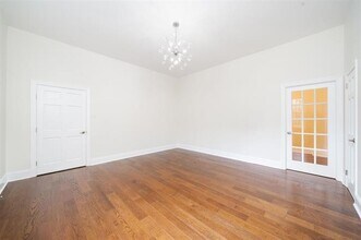 33 Glenwood Ave in Jersey City, NJ - Building Photo - Building Photo