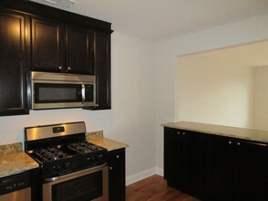 1453 W Taylor St, Unit 2 in Chicago, IL - Building Photo - Building Photo
