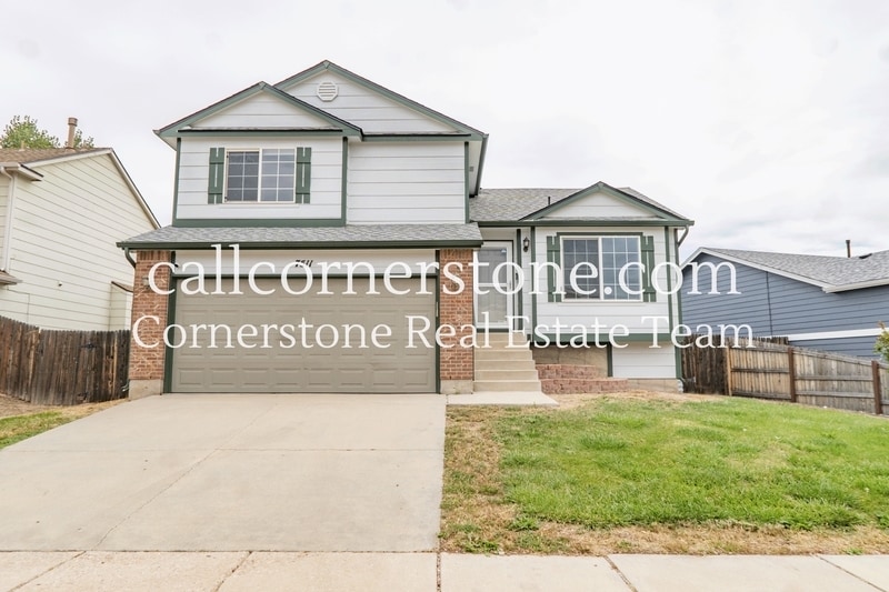 7511 Barn Owl Dr in Fountain, CO - Building Photo