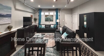 1401 Bragg Rd in Fredericksburg, VA - Foto de edificio - Building Photo