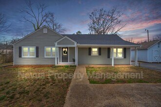 713 N Lakeshore Dr in Carrollton, GA - Building Photo - Building Photo