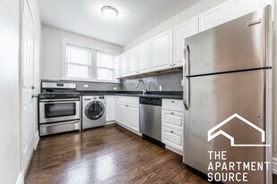 3817.5 N Greenview Ave in Chicago, IL - Building Photo