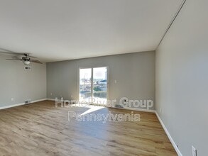 901 Crescent Ave in Ellwood City, PA - Building Photo - Building Photo