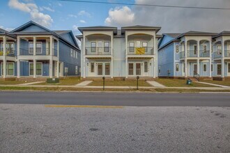 520 N De Villiers St in Pensacola, FL - Foto de edificio - Building Photo