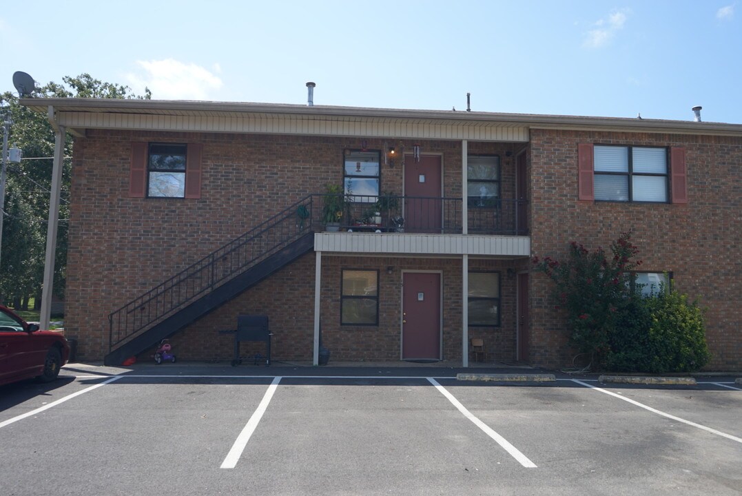 107 SE 4th St in Bryant, AR - Building Photo