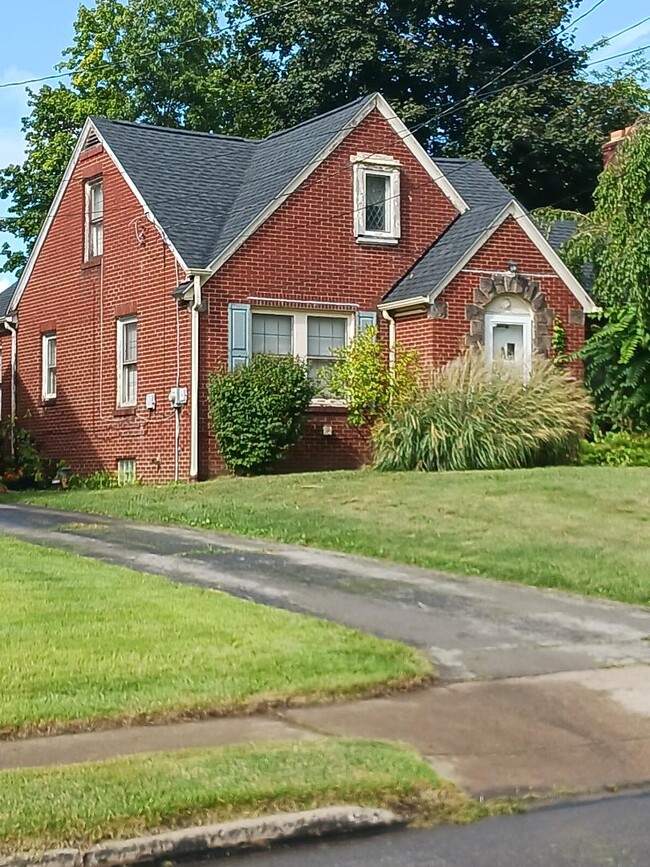 property at 428 W Midlothian Blvd