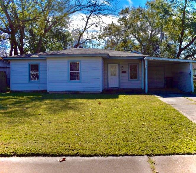 405 W Francis St in Baytown, TX - Building Photo