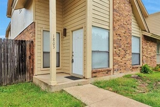 1803 Ridgebrook Dr in Arlington, TX - Building Photo - Building Photo